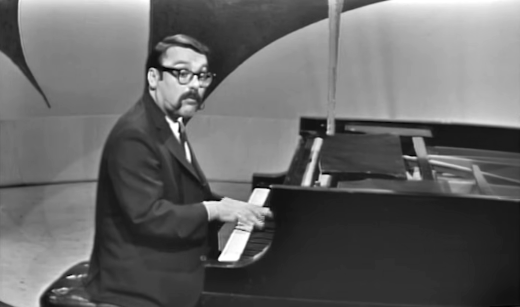 Rare Video: Vince Guaraldi’s First Televised Performance of “Linus and Lucy” (1964) Rare Video: Vince Guaraldi’s First Televised Performance of “Linus and Lucy” (1964)