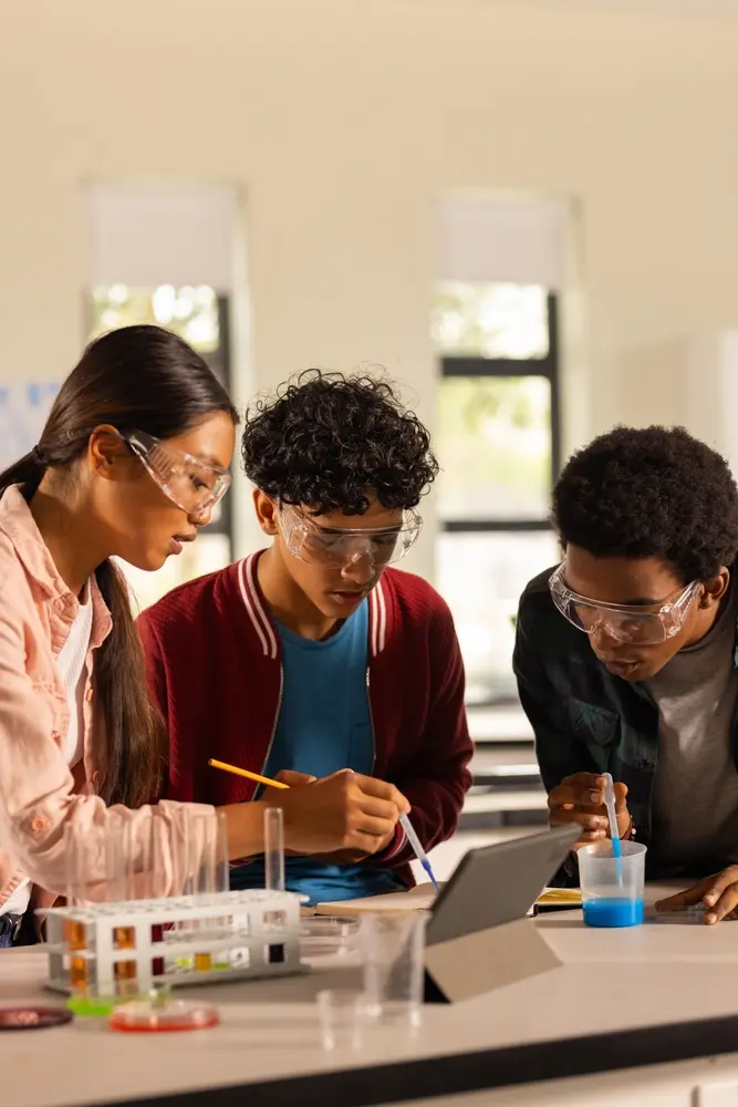 Supporting STEM teachers: Insights from the Noyce program Supporting STEM teachers: Insights from the Noyce program