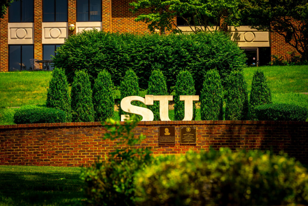 Summer 2026 Courses in the School of Health Professions SU statue