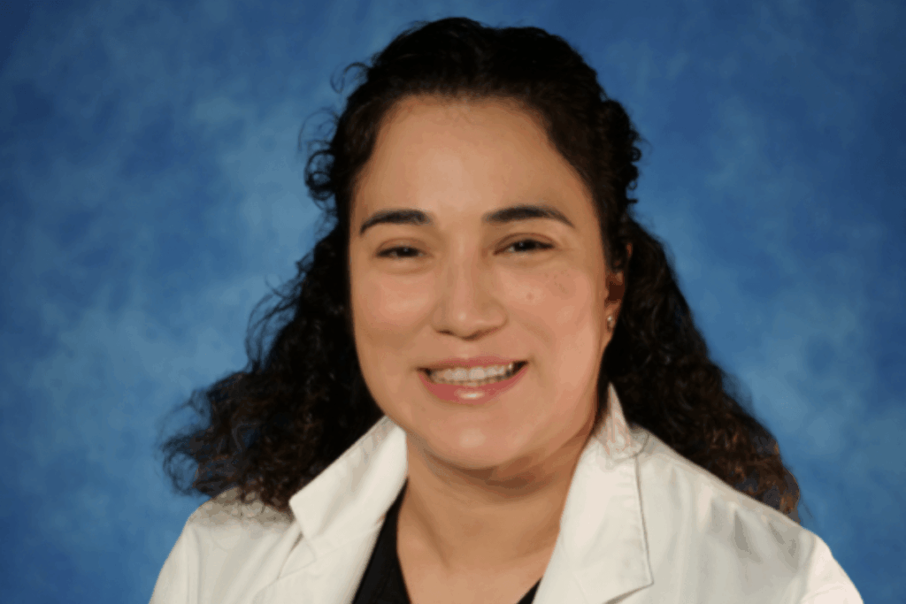 Yesenia Nunez '22, '25